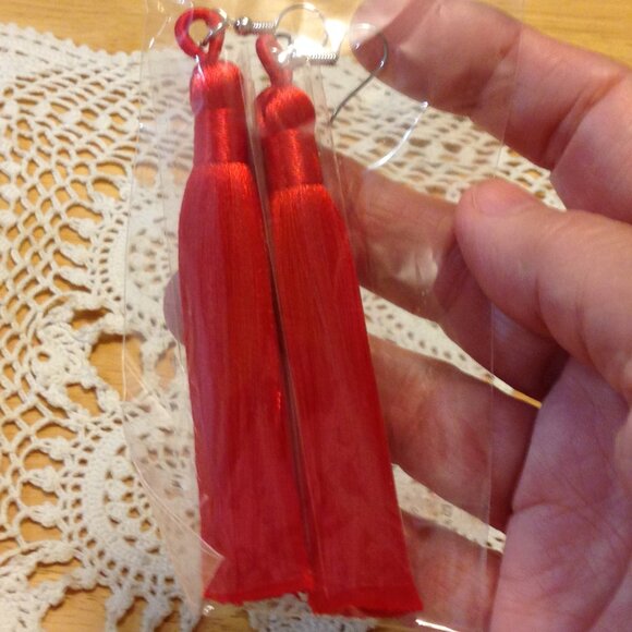 Tassel Earrings, new. Red - Picture 1 of 3